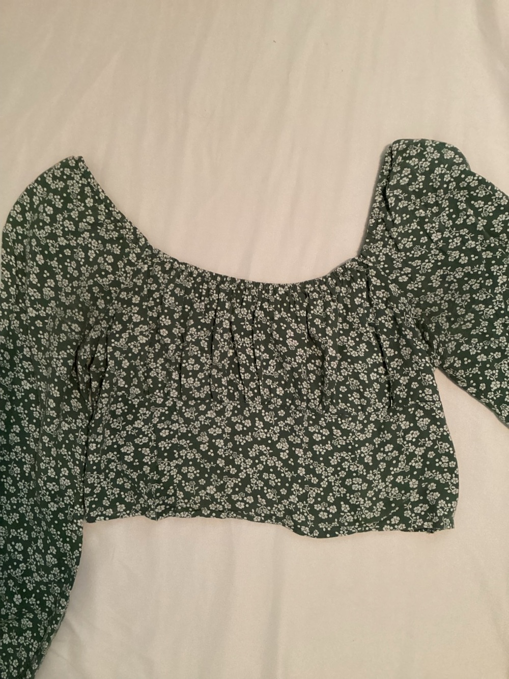 Hollister Ladies Green Floral Smocked Crop Top Size L